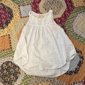 🔥Super cute white flowy blouse